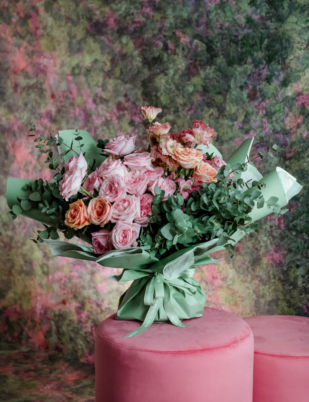 Pink & Peach Bouquet / Vase 