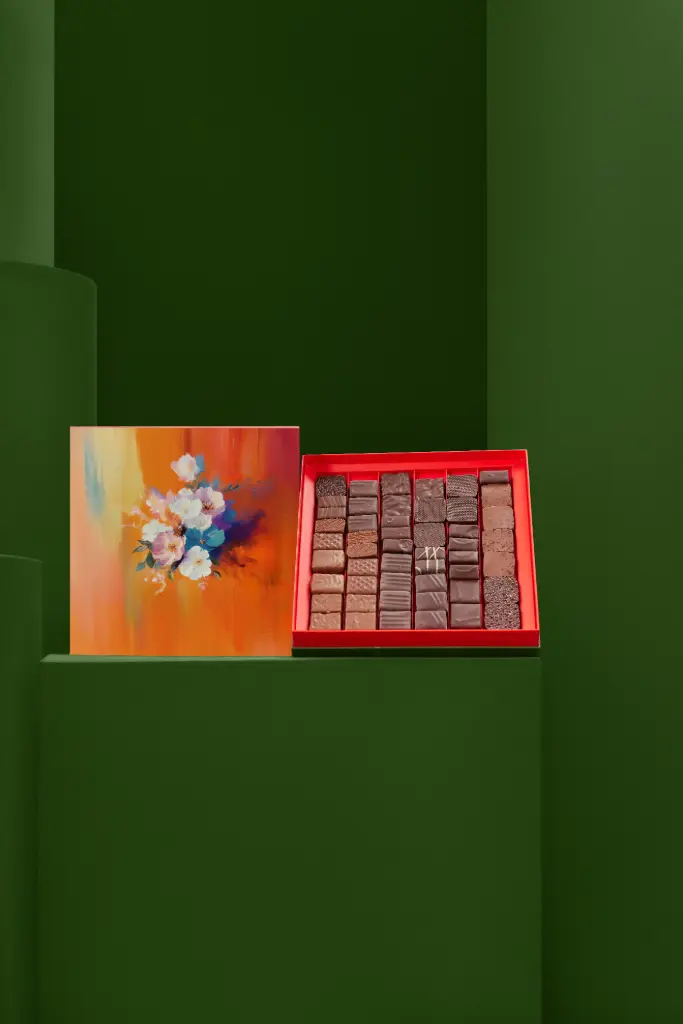  PIERRE HERME  CHOCOLATE BOX T4 - 52 PIECES